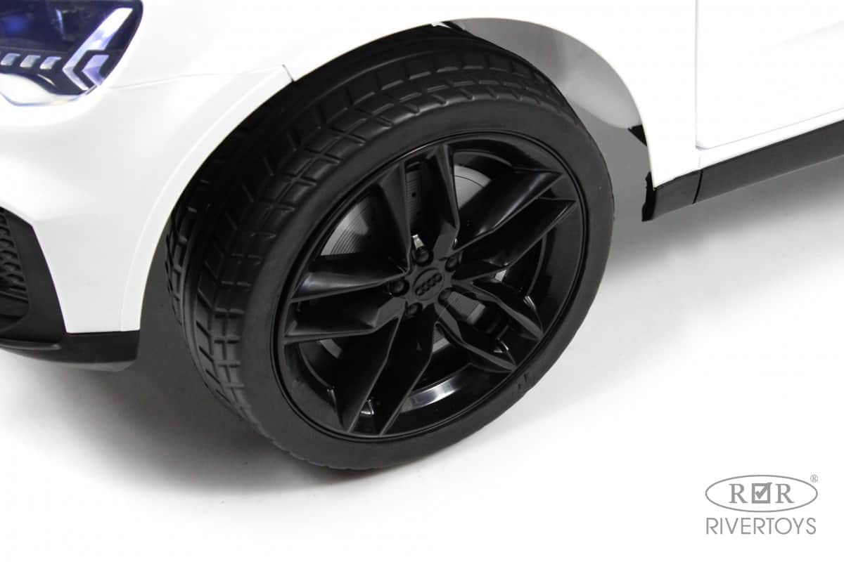 картинка Детский электромобиль AUDI Q7 (HL678) белый 
