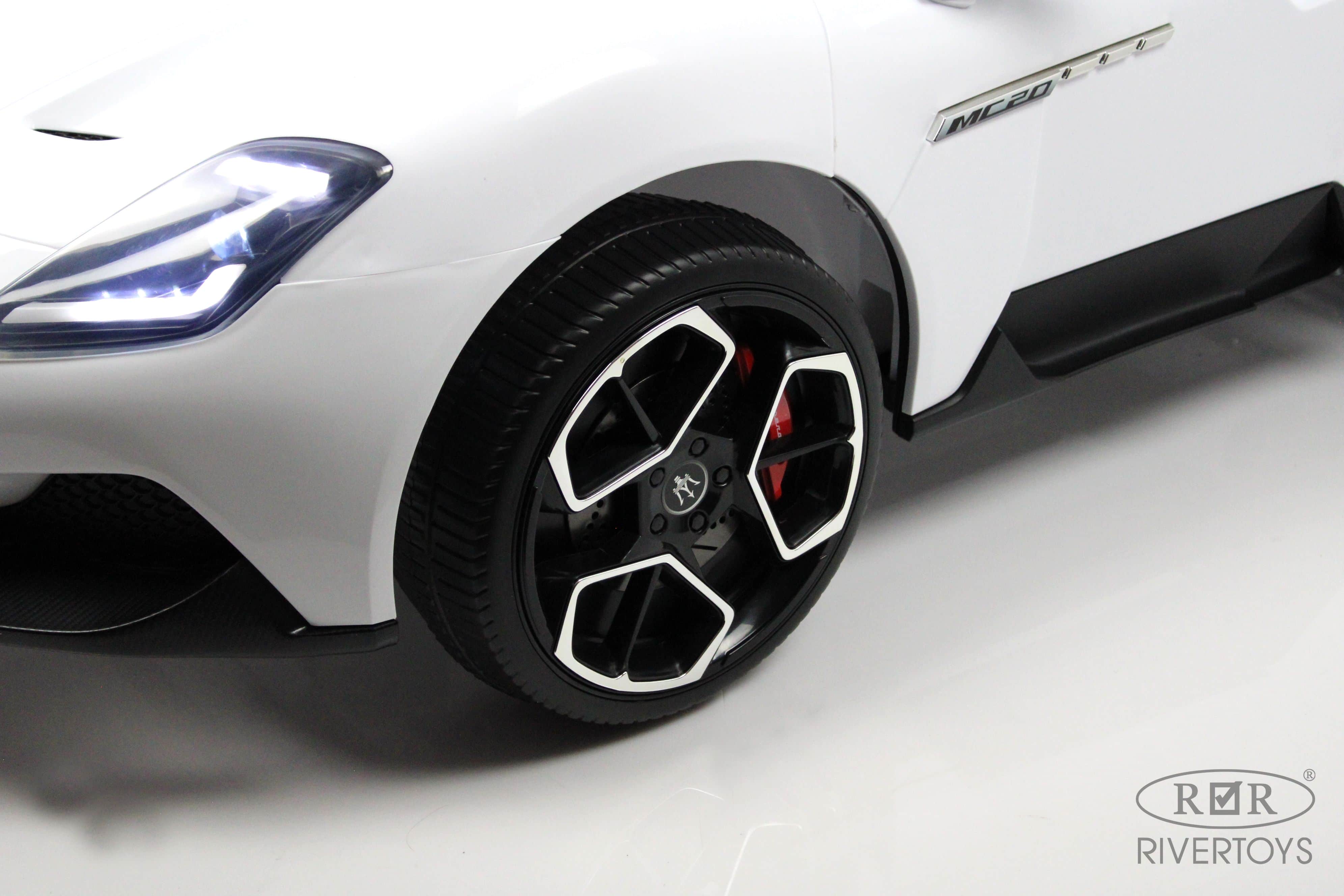 картинка Детский электромобиль Maserati MC20 (P111PP) белый 