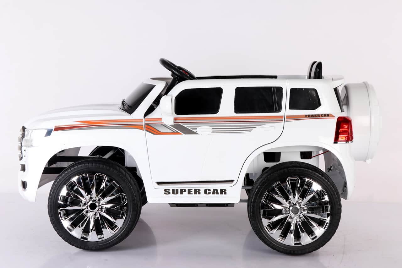 картинка Джип Toyota LC300 3818 Белый 