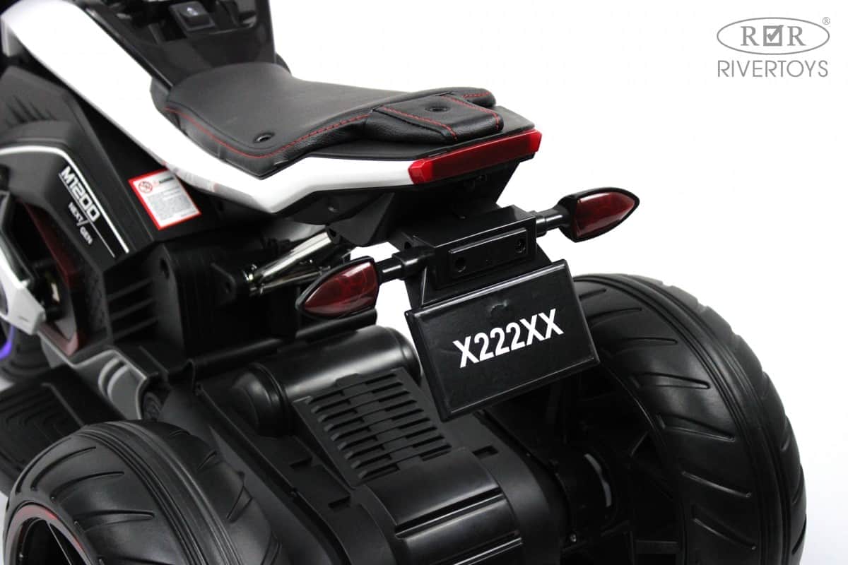 картинка Детский трицикл X222XX белый 