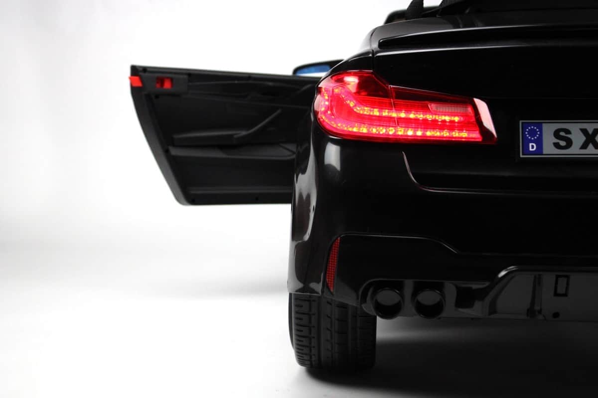 картинка Детский электромобиль BMW M5 Competition (A555MP) черный 
