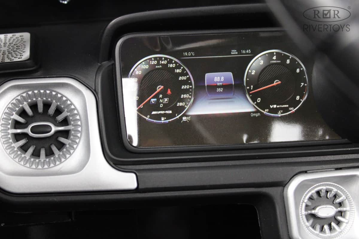 картинка Детский электромобиль Mercedes-Benz G63 (O111OO) черный глянец 