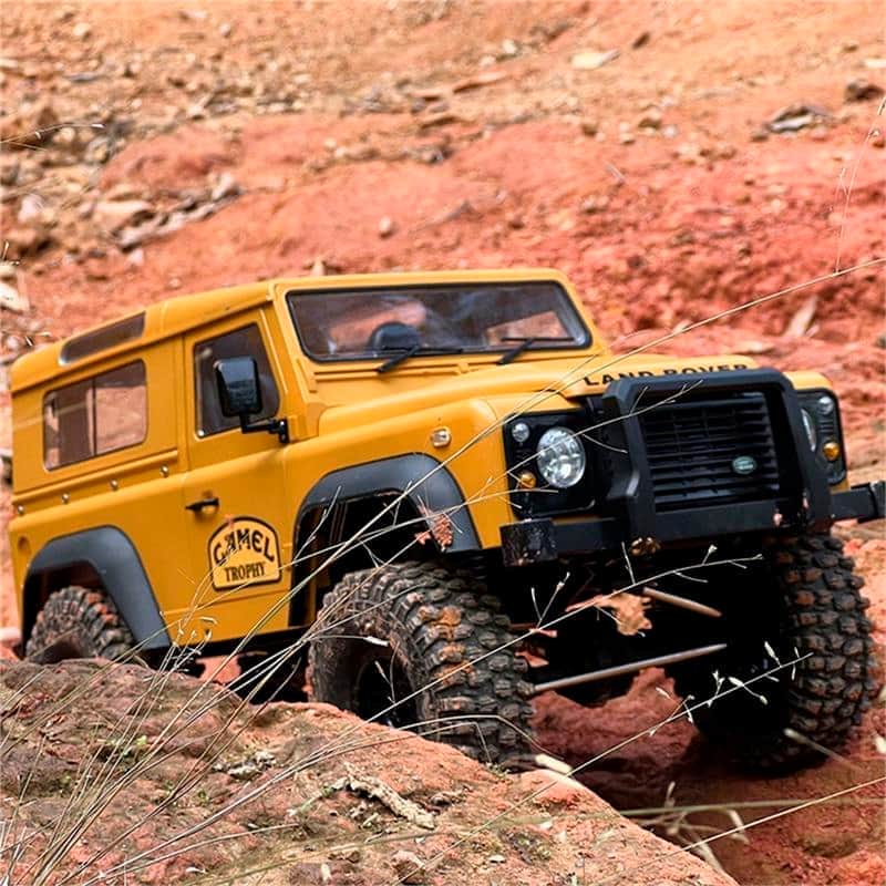 картинка Радиоуправляемый внедорожник Defender D90 4WD 1:10 - MN-999-YELLOW 