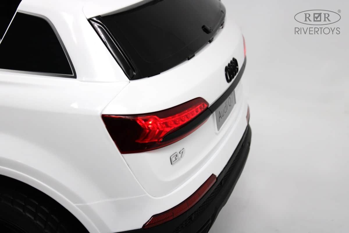 картинка Детский электромобиль AUDI Q7 (HL678) белый 