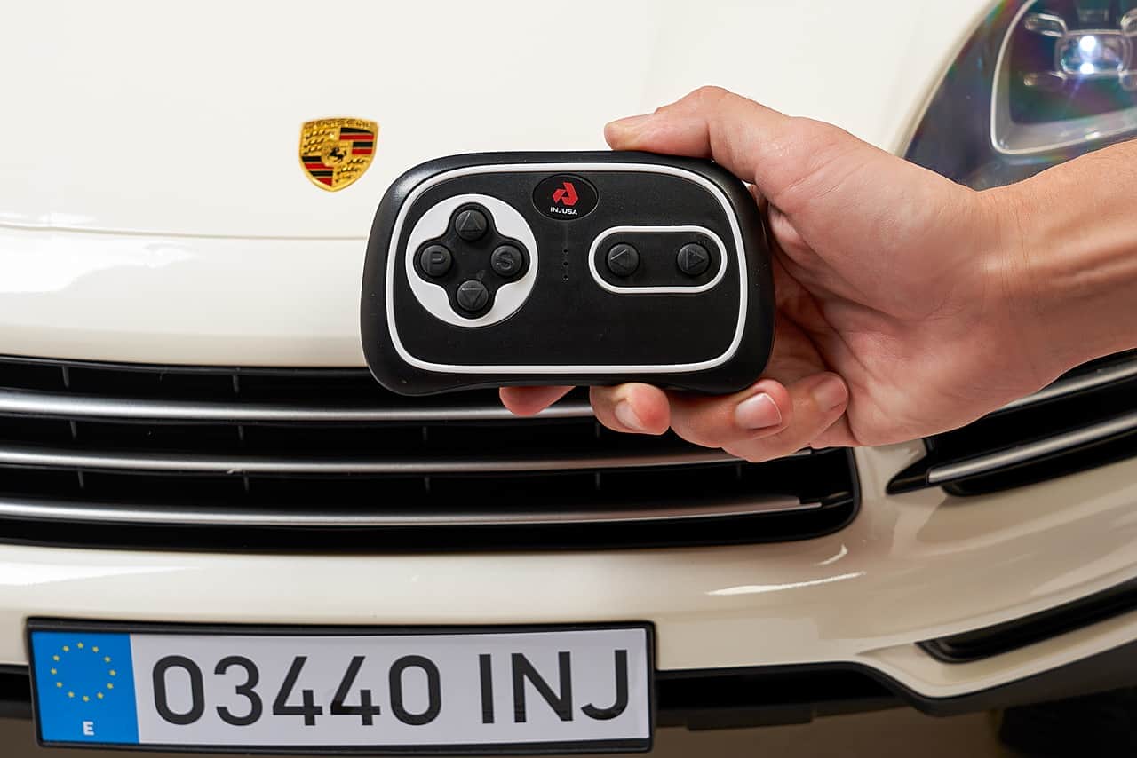 картинка Джип Porsche Cayenne JJ2128 Белый 