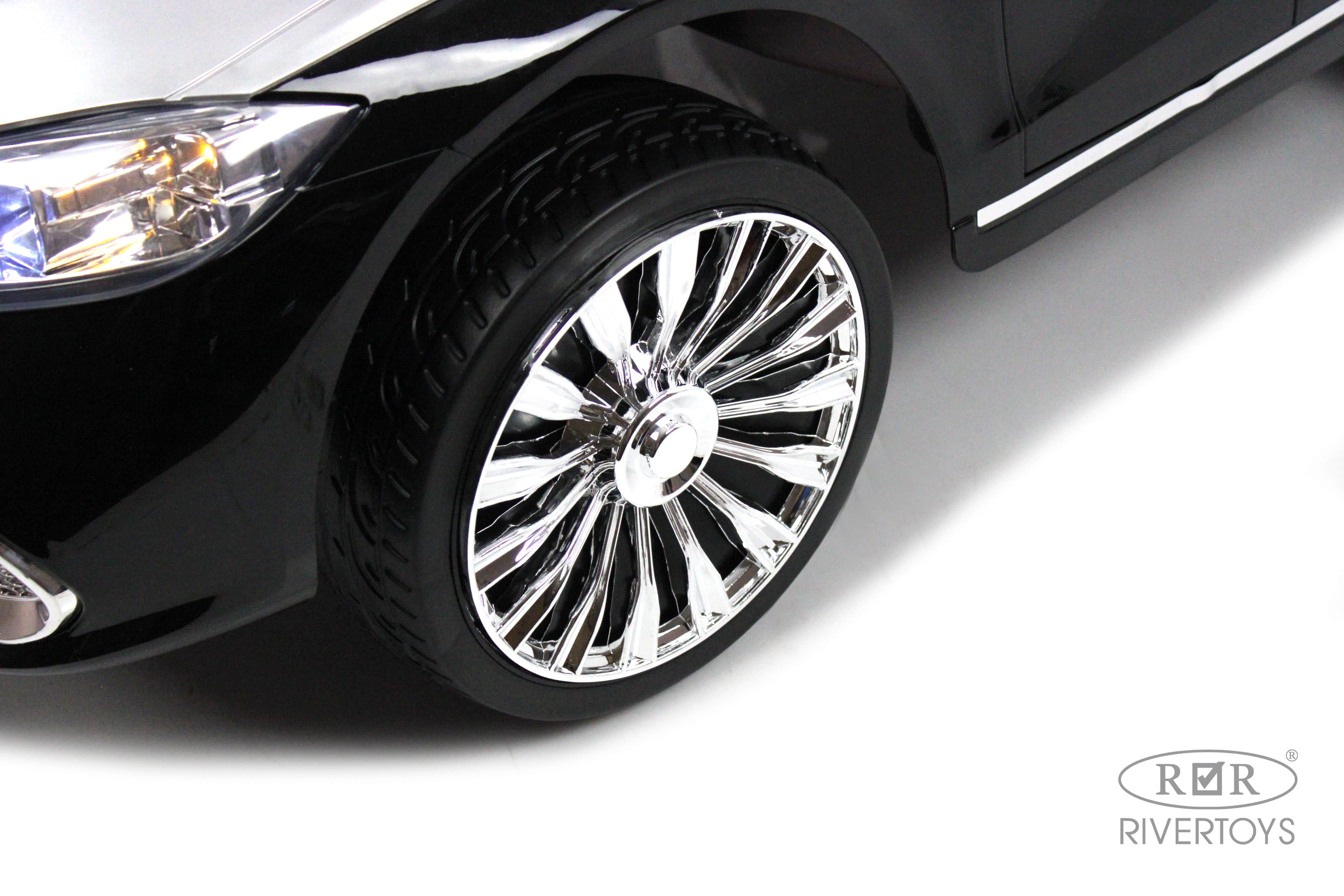 картинка Детский электромобиль М001БХ 4WD черно-серебристый глянец 