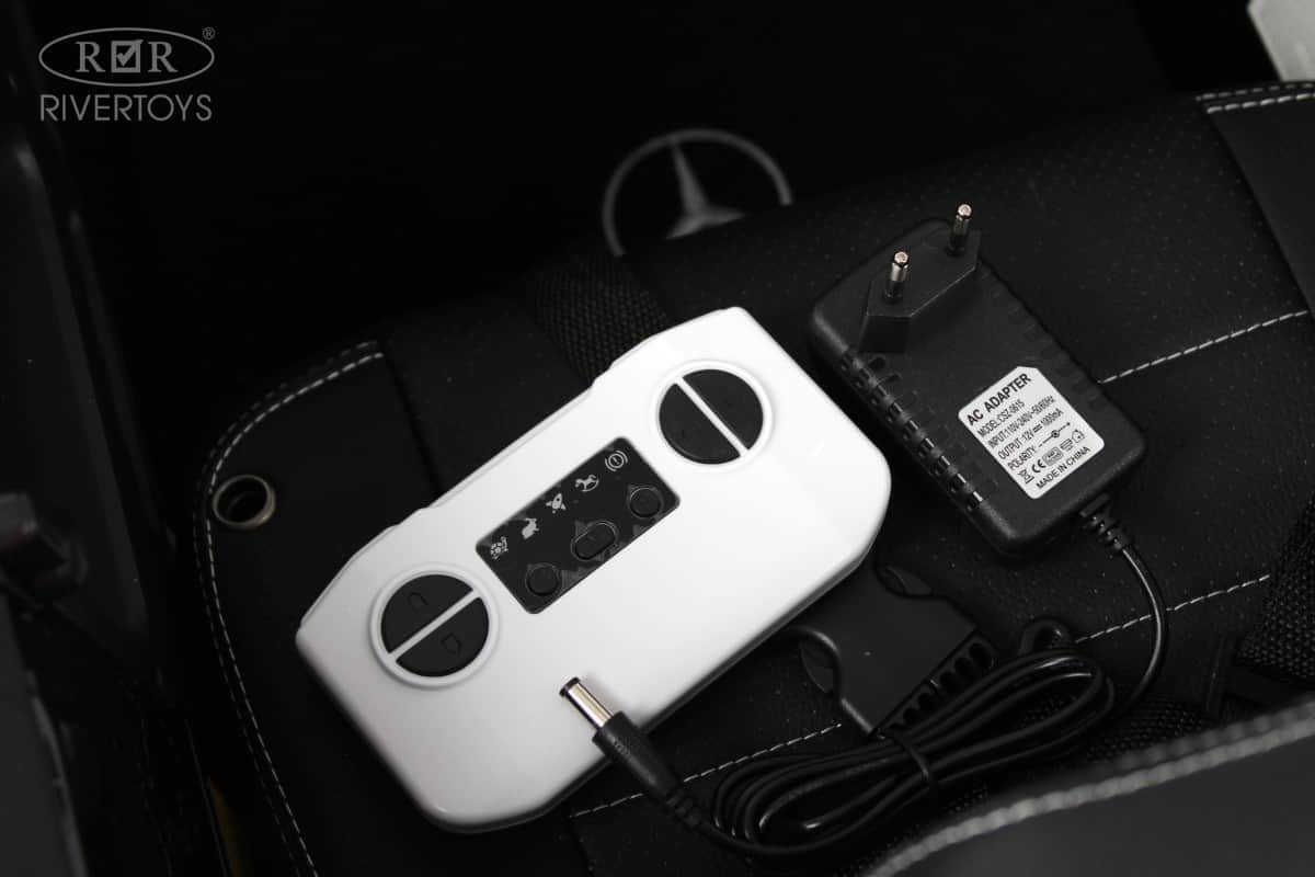 картинка Детский электромобиль Mercedes-AMG G63 4WD (G333GG) зеленый 