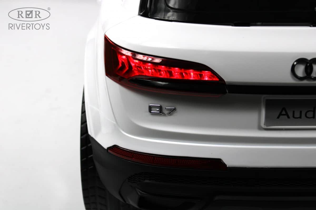 картинка Детский электромобиль AUDI Q7 (HL678) белый 