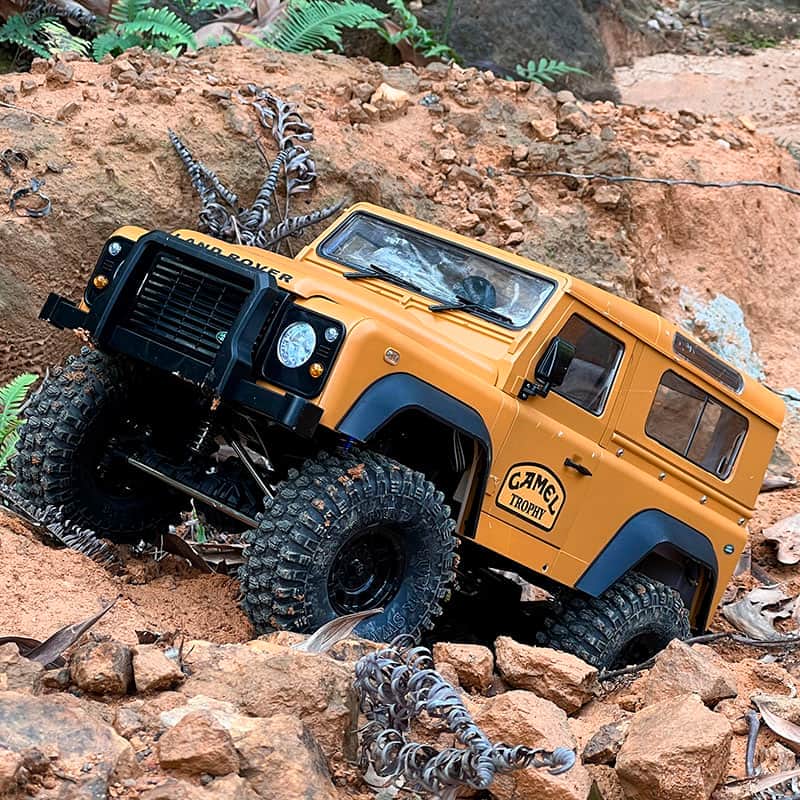 картинка Радиоуправляемый внедорожник Defender D90 4WD 1:10 - MN-999-YELLOW 