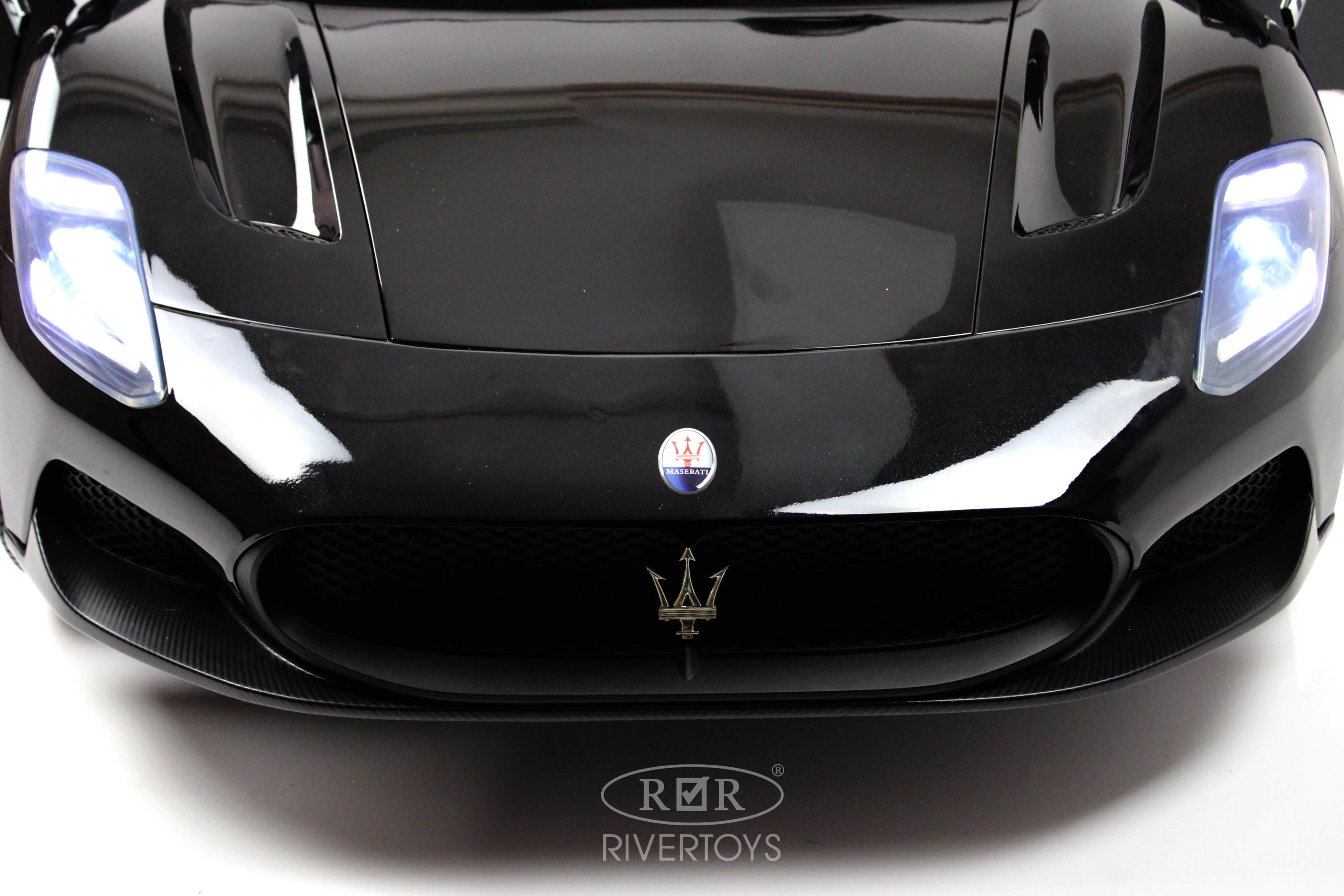 картинка Детский электромобиль Maserati MC20 (P111PP) черный глянец 