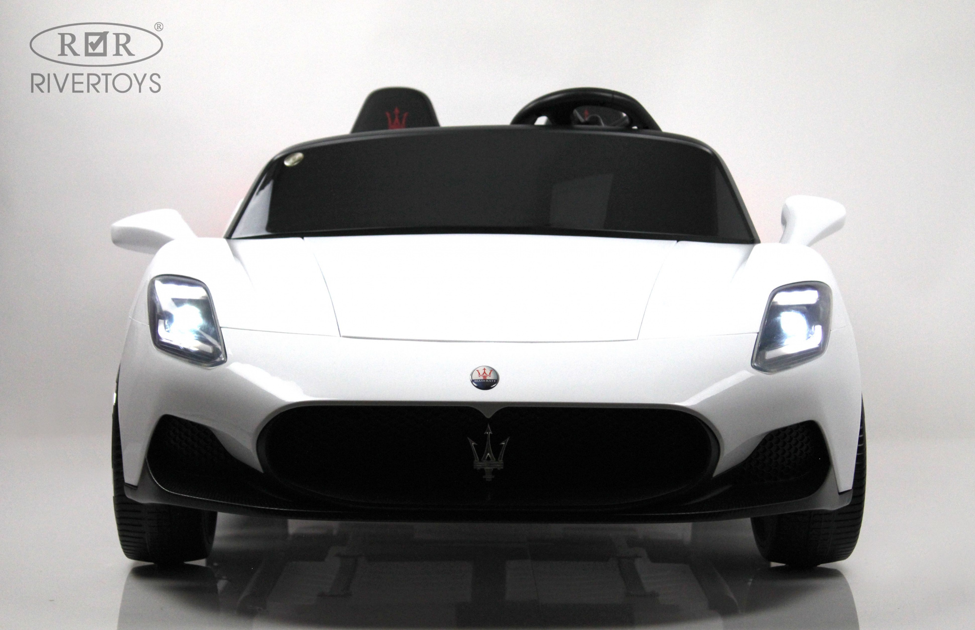 картинка Детский электромобиль Maserati MC20 (P111PP) белый 